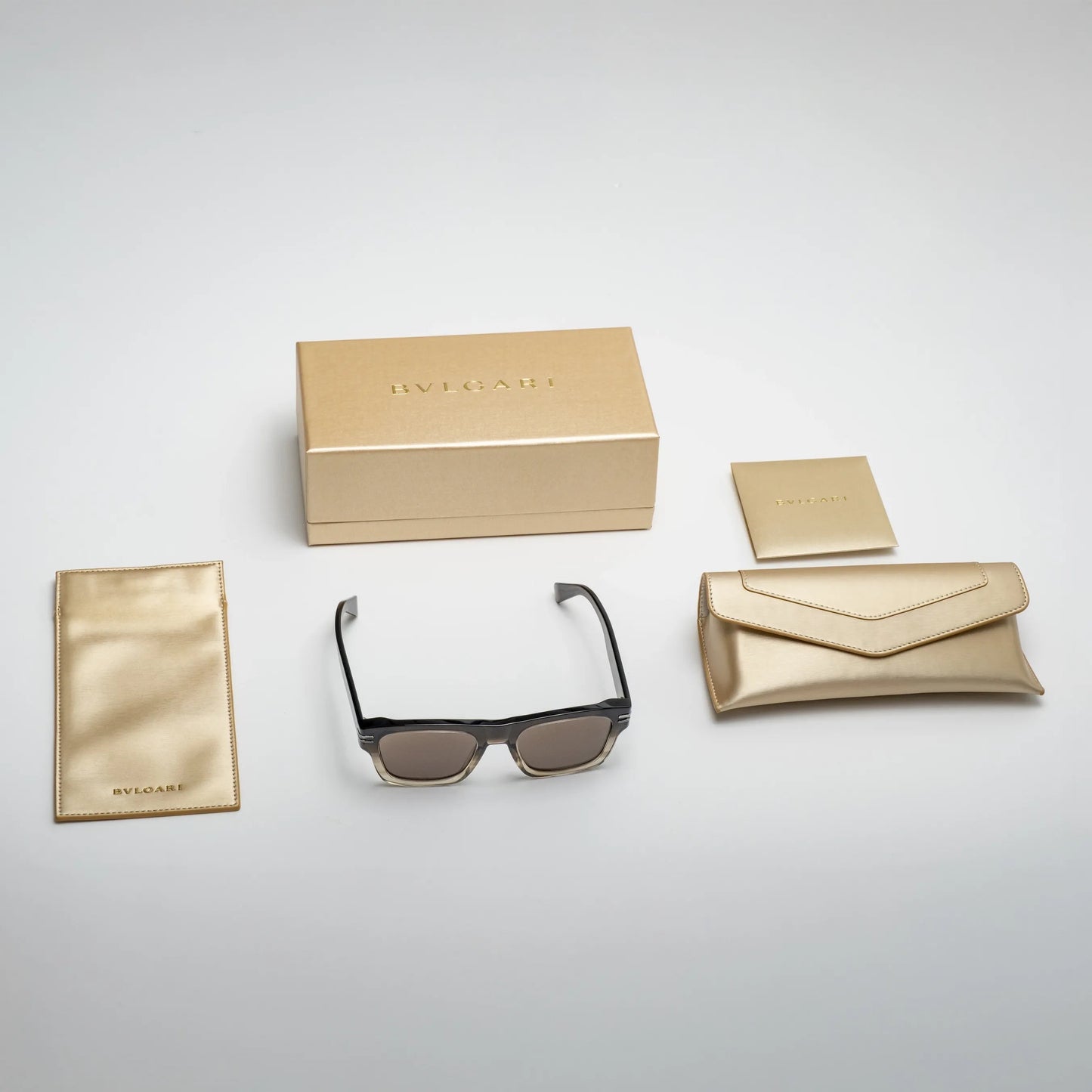 Occhiale da sole Bulgari BV40015I 65E Grey-confezione
