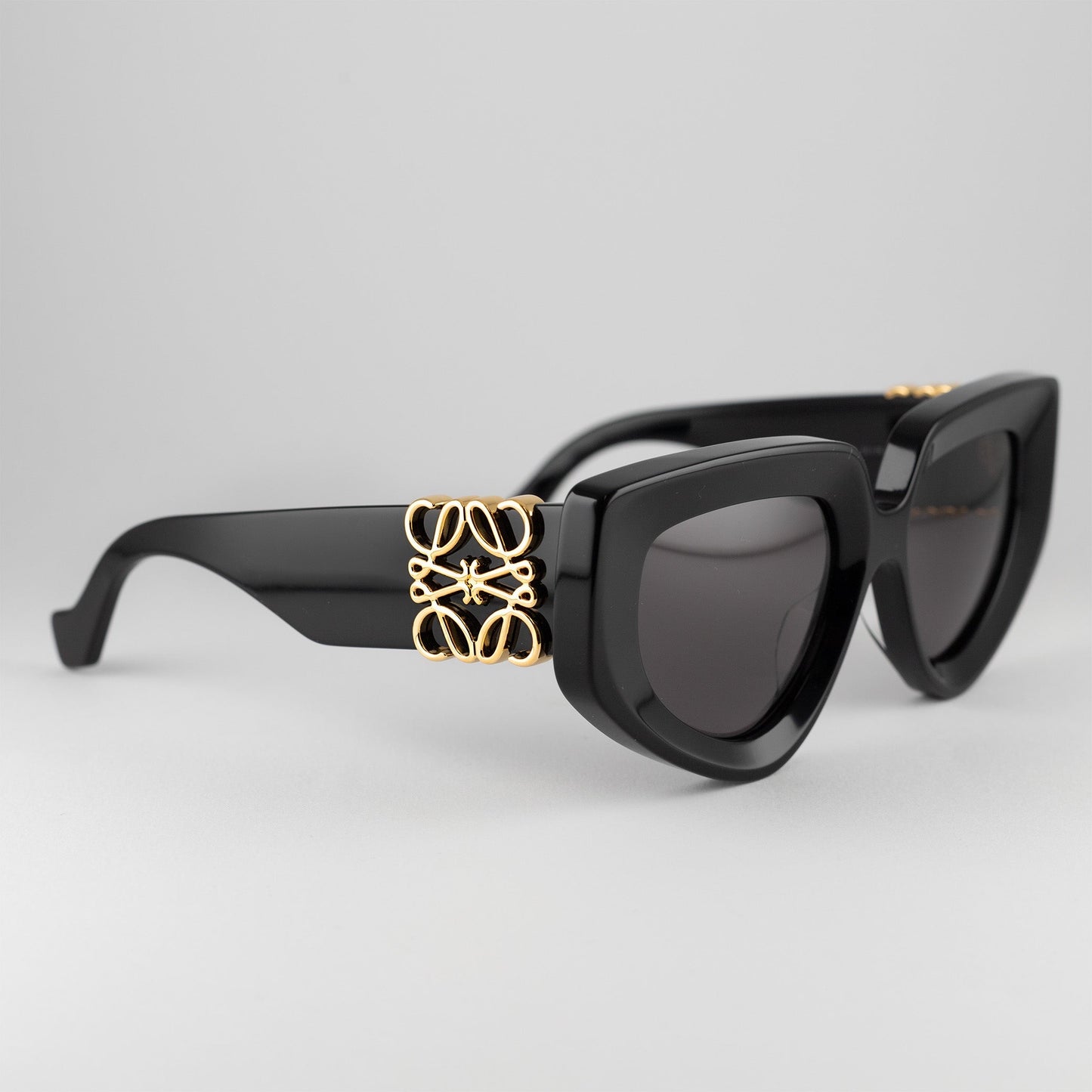 Occhiale da sole Loewe LW40154U 01A Black-laterale