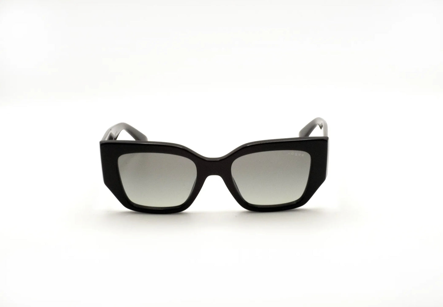 Occhiali da sole Vogue VO5583-S W44/11 Black Grey Sfumato squadrati