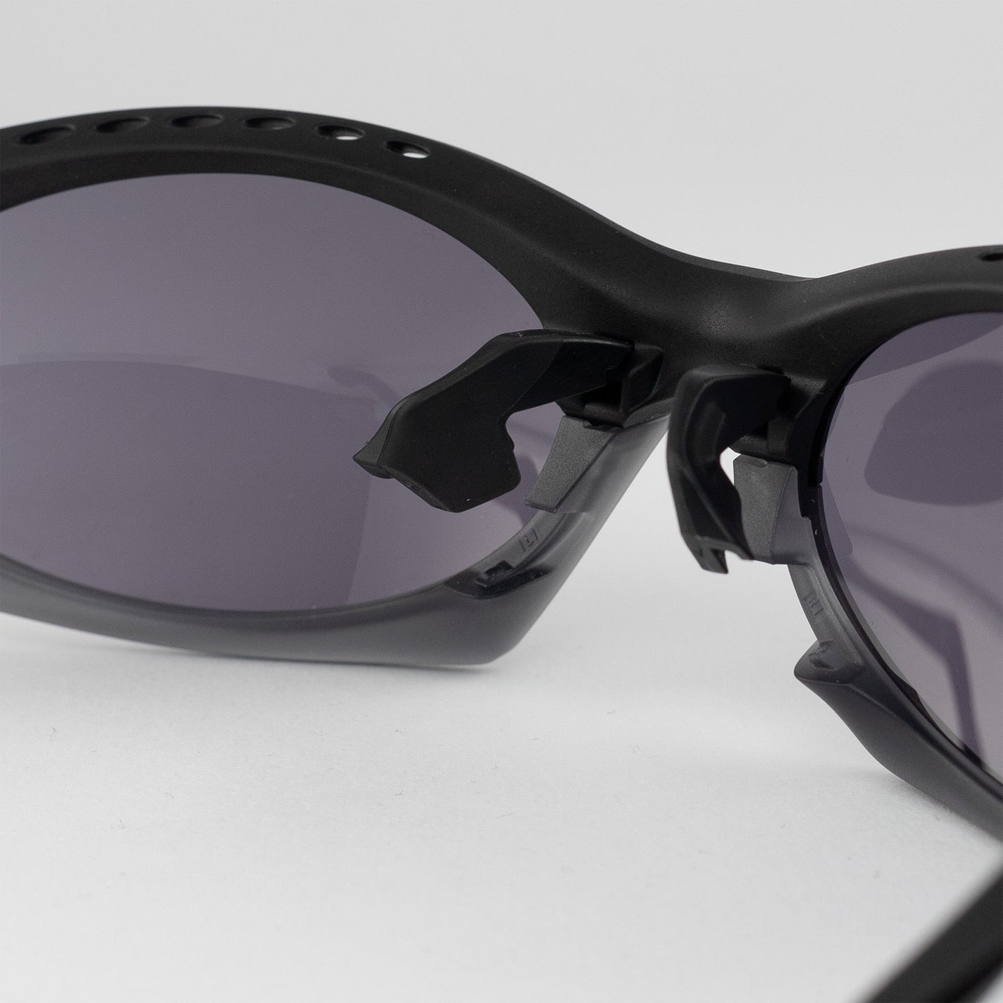 Occhiali da sole Oakley Plantaris OO9437 0163 Black