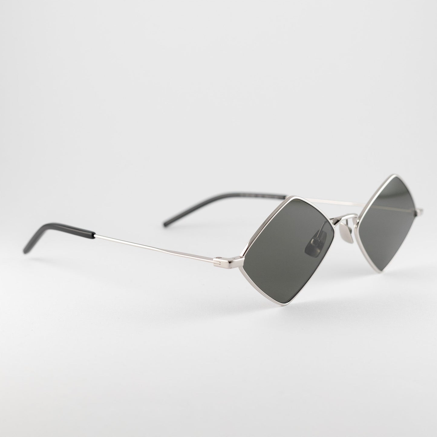 Occhiale da sole Saint Laurent SL 302 001 Lisa Argento-laterale